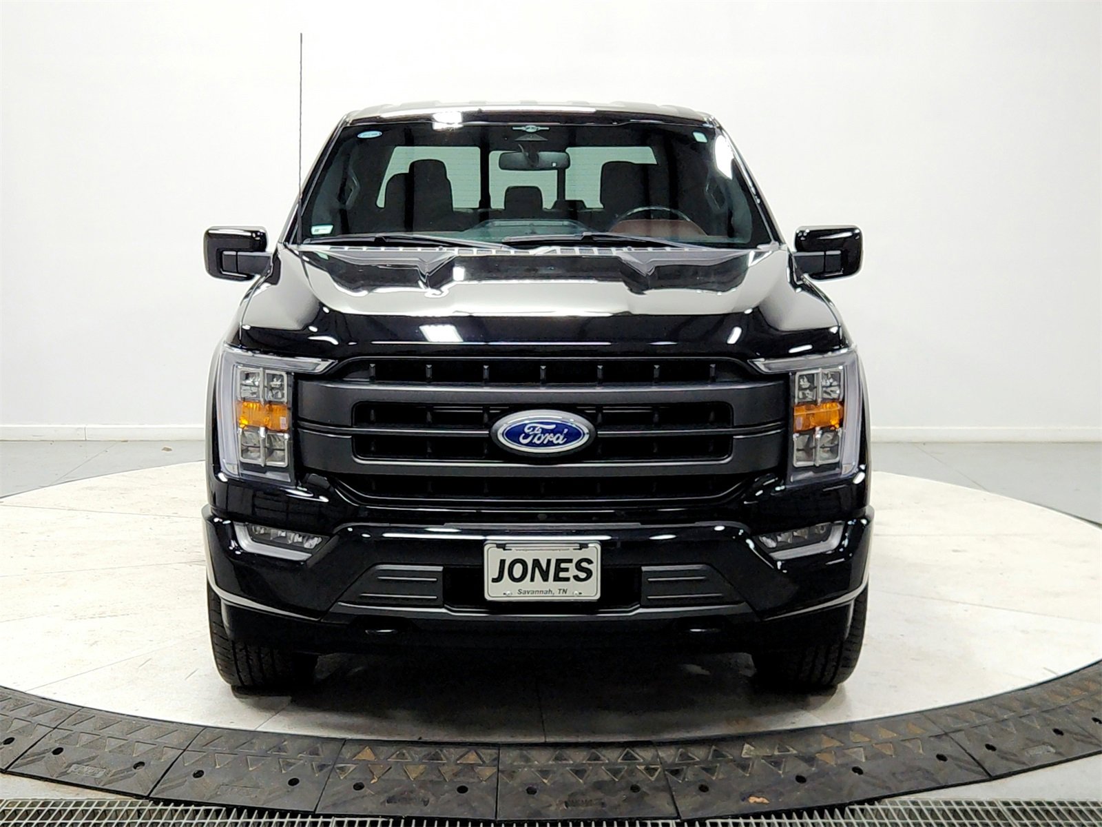 Used 2023 Ford F150 Lariat image 2
