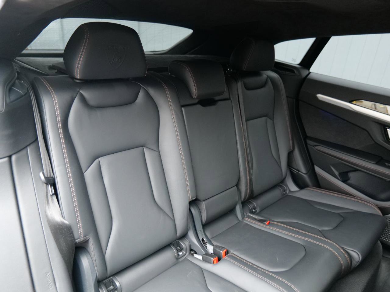 Used 2021 Lamborghini Urus AWD/4WD image 44