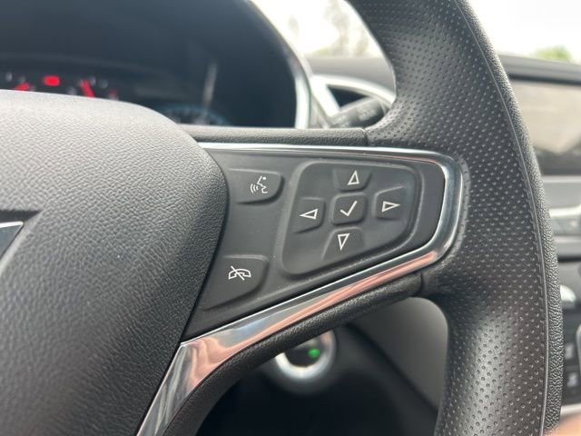 Used 2019 Chevrolet Equinox LS w/ LS Convenience Package AWD/4WD image 18