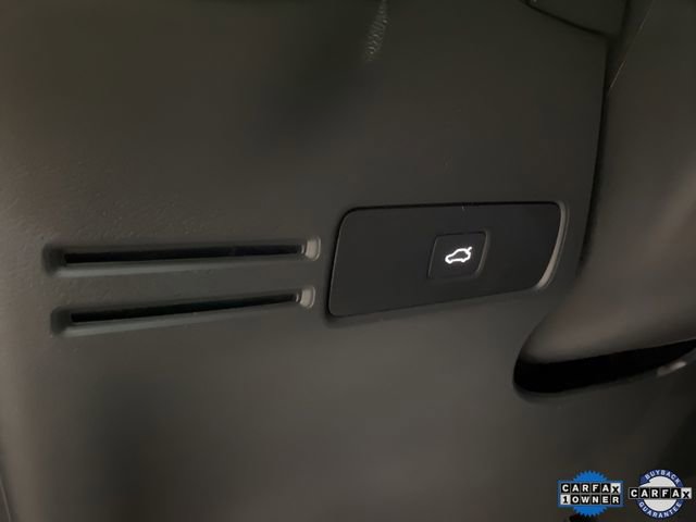 Used 2025 Volvo XC40 B5 Plus image 29