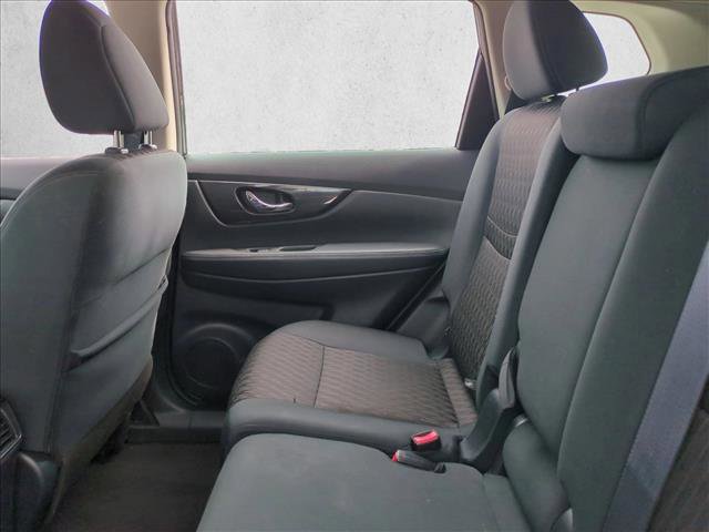 Used 2018 Nissan Rogue S image 18