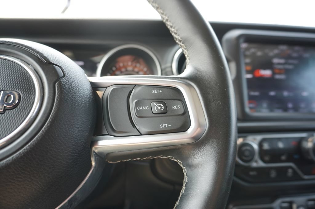Used 2018 Jeep Wrangler Unlimited Sahara AWD/4WD image 22