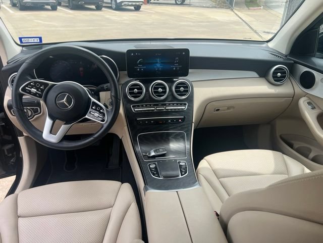 Certified 2022 Mercedes-Benz GLC 300 image 2