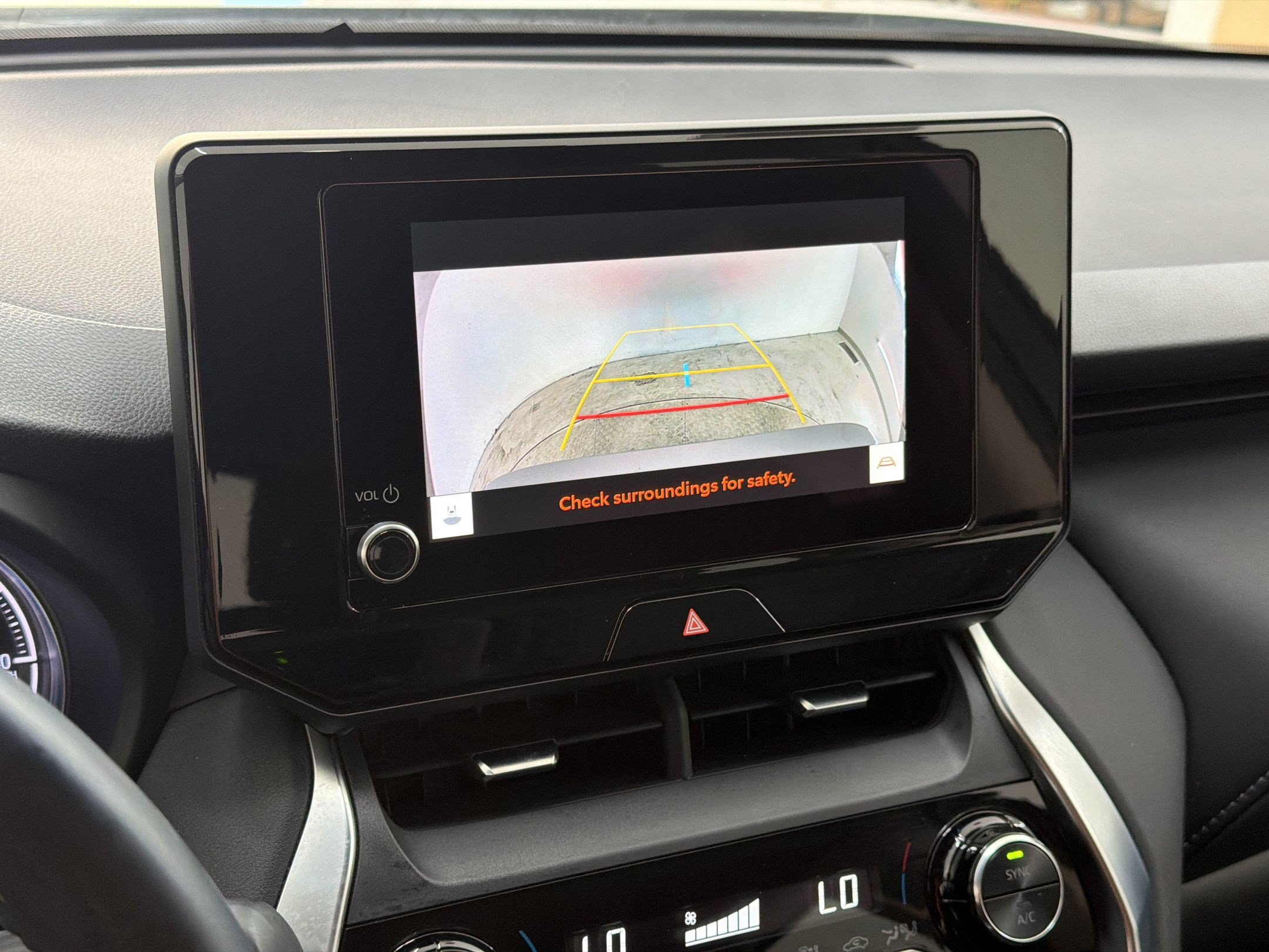 Used 2023 Toyota Venza LE AWD/4WD image 19