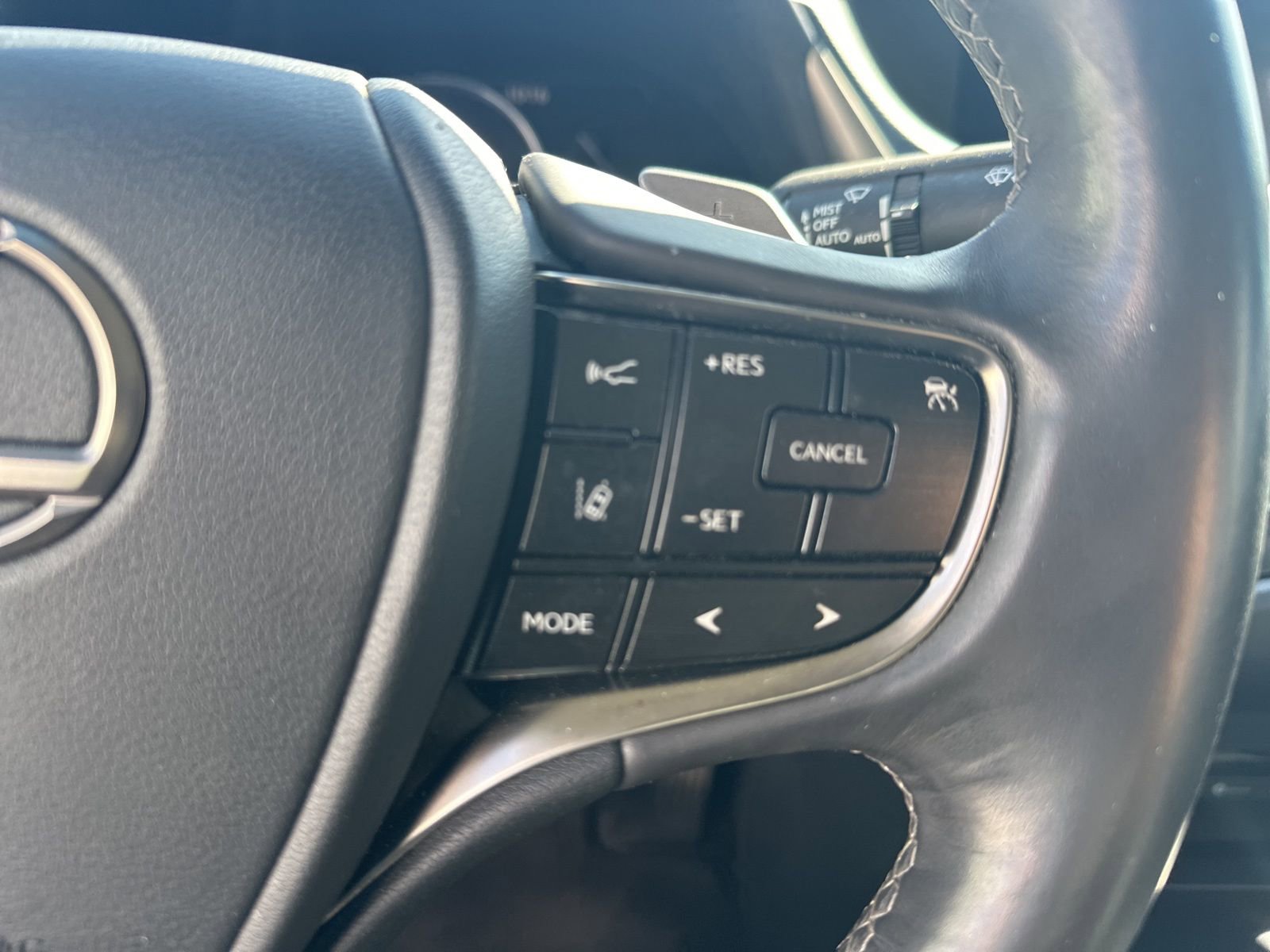 Used 2019 Lexus ES 350 w/ Premium Package image 9