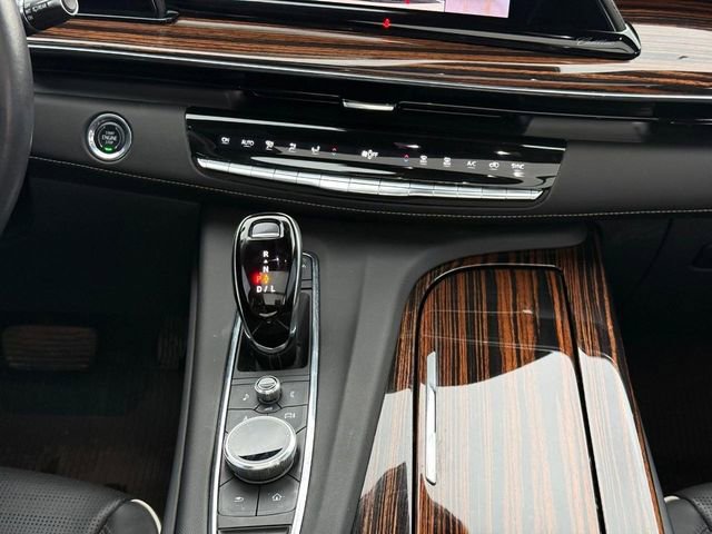Used 2023 Cadillac Escalade Premium Luxury w/ LPO, Floor Liner Package AWD/4WD image 21