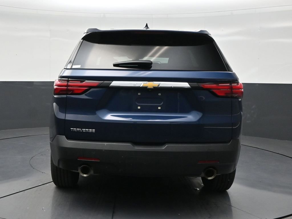 Used 2023 Chevrolet Traverse LS FWD image 4