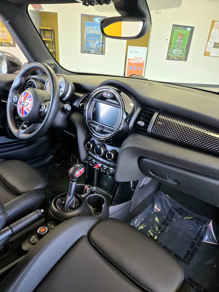 Used 2019 MINI Cooper S w/ Premium Package image 15
