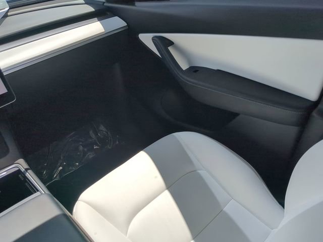 Used 2022 Tesla Model Y Performance AWD/4WD image 16