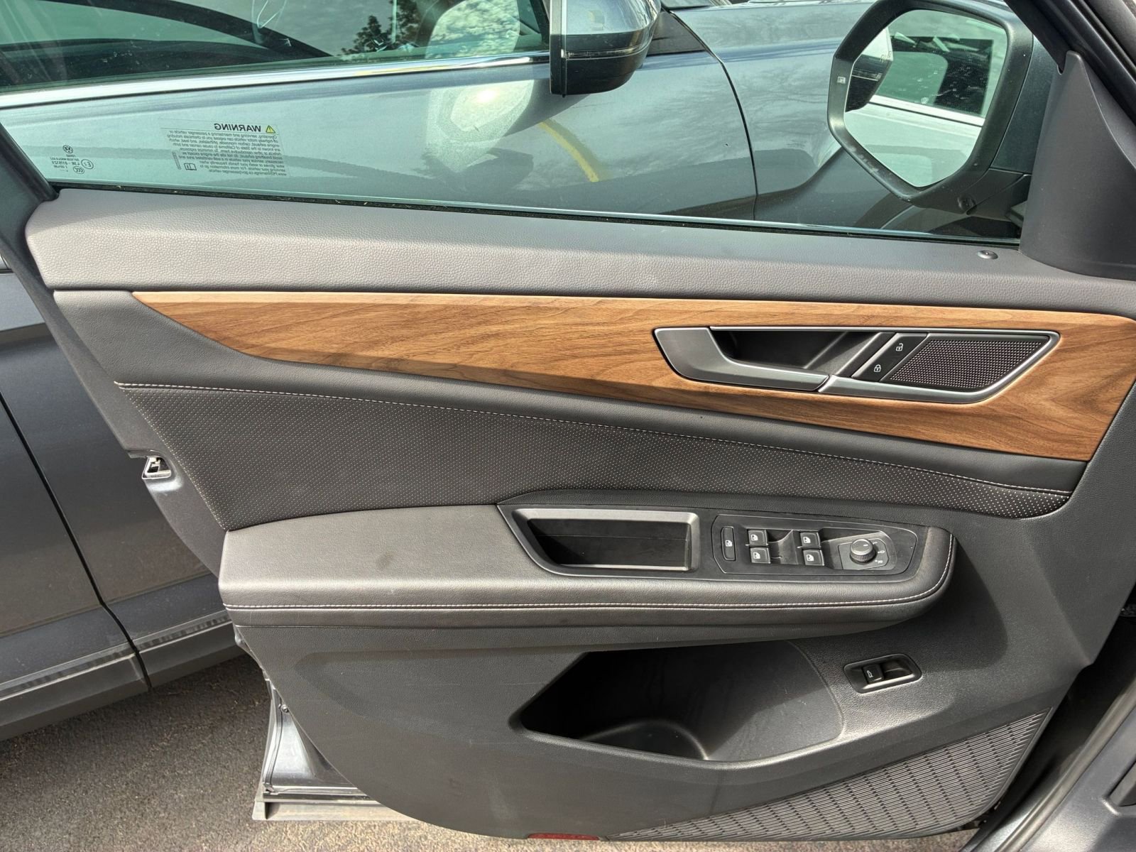 Used 2025 Volkswagen Atlas SE image 18