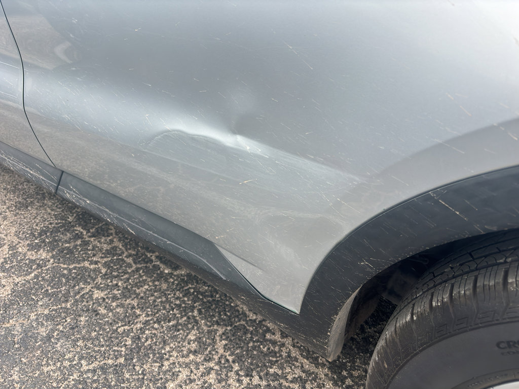 Used 2022 Kia Sorento LX image 7