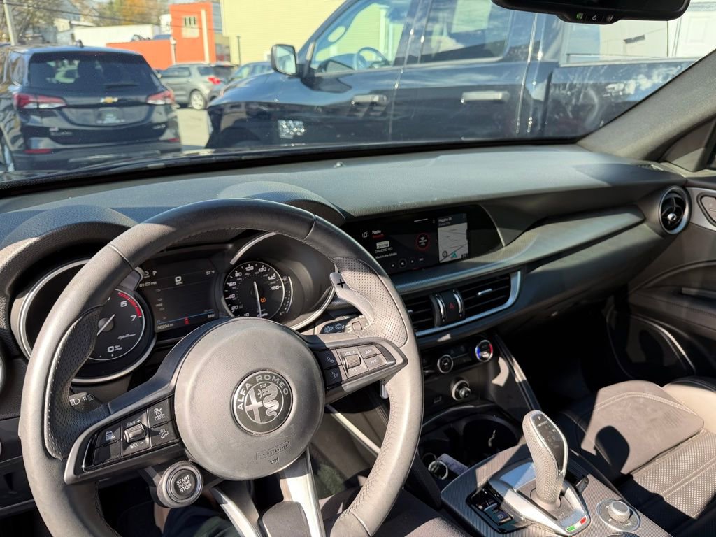 Used 2023 Alfa Romeo Stelvio Veloce image 22