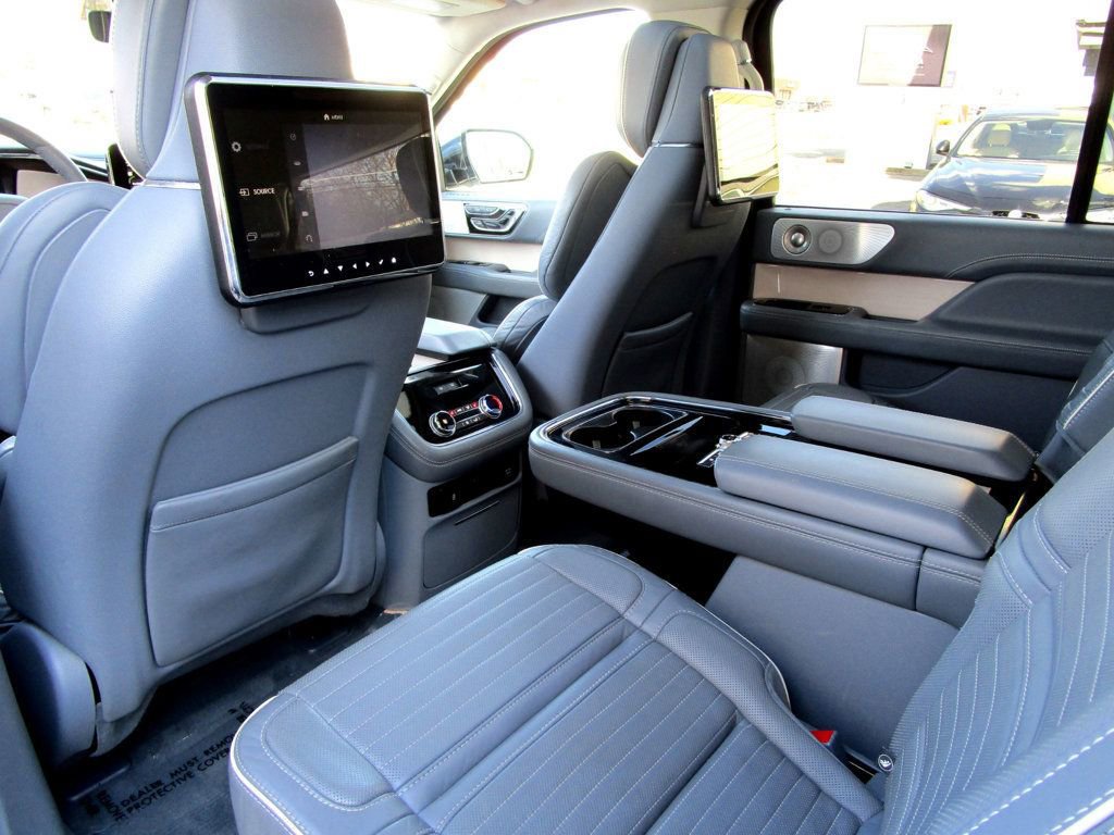 Used 2021 Lincoln Navigator L Black Label w/ Cargo Convenience Package image 19