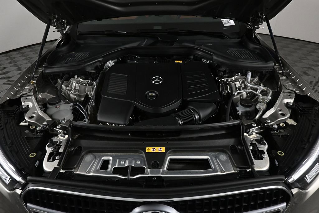 Used 2024 Mercedes-Benz GLC 300 image 32