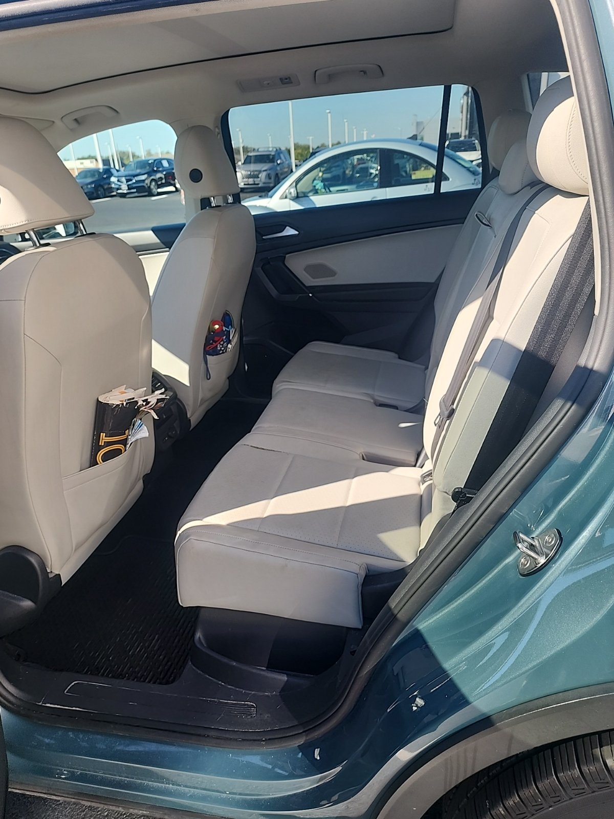 Used 2020 Volkswagen Tiguan SE w/ Panoramic Sunroof Package AWD/4WD image 10