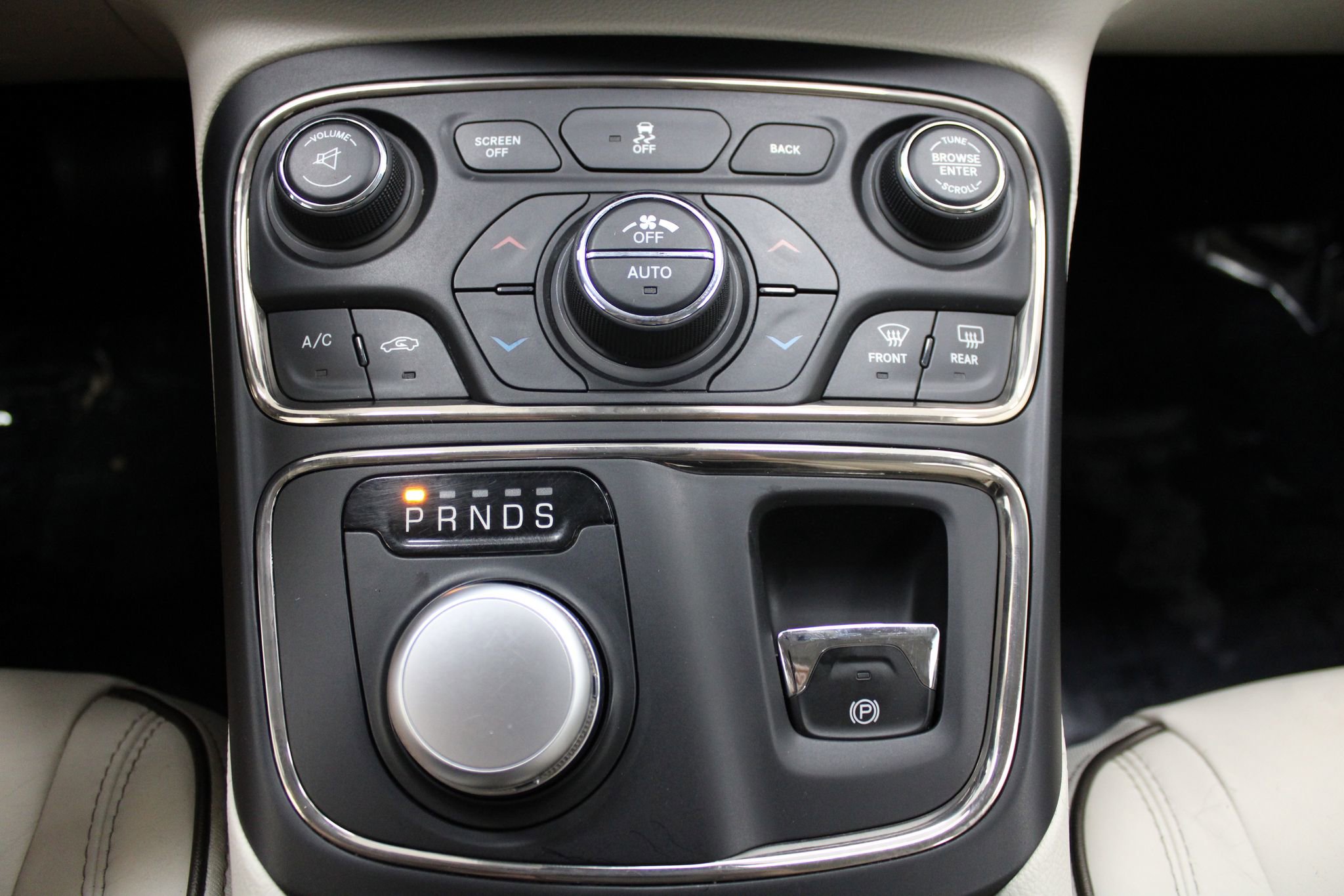 Used 2015 Chrysler 200 C w/ Navigation & Sound Group I AWD/4WD image 31