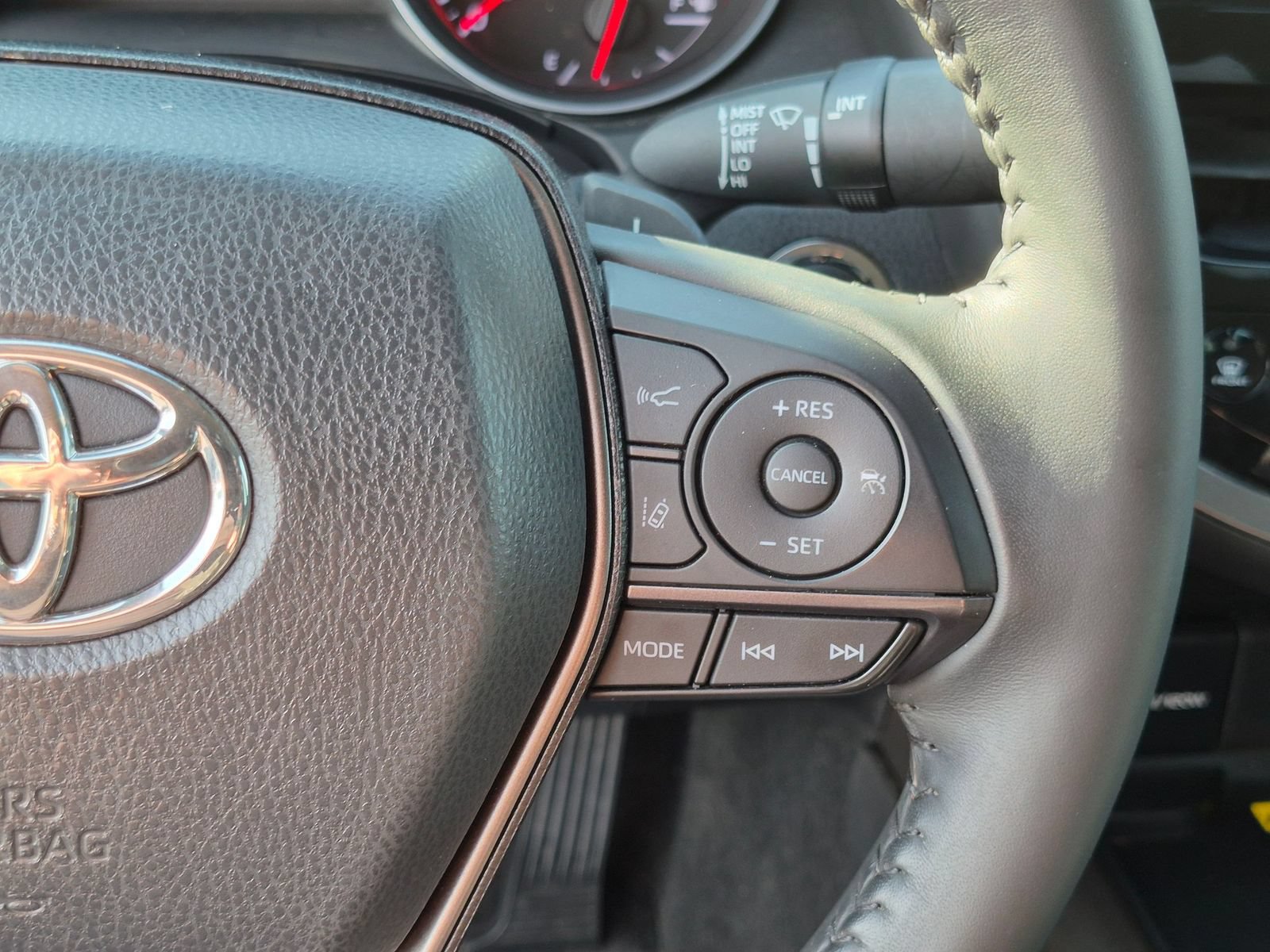 Used 2022 Toyota Camry XSE FWD image 19
