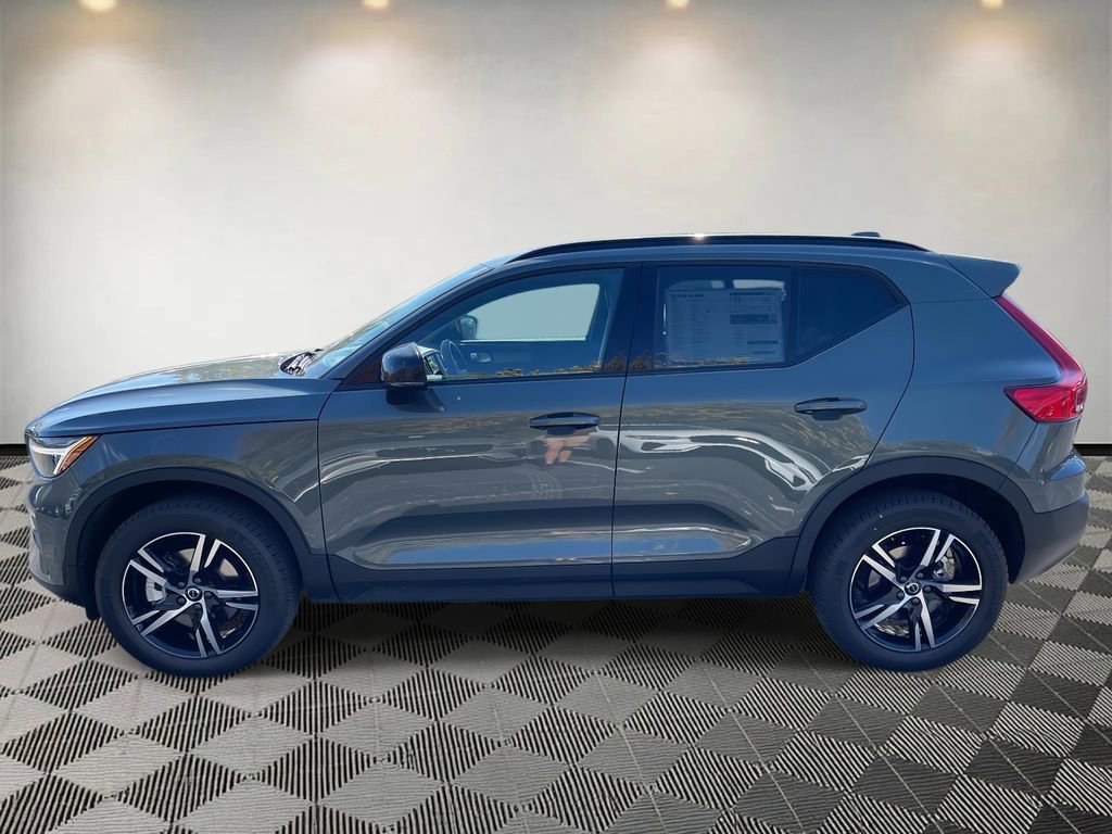 New 2026 Volvo XC40 B5 Core w/ Climate Package image 6