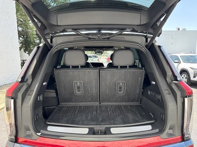 Used 2026 Cadillac Vistiq Platinum w/ LPO, Floor Liner Package AWD/4WD image 9