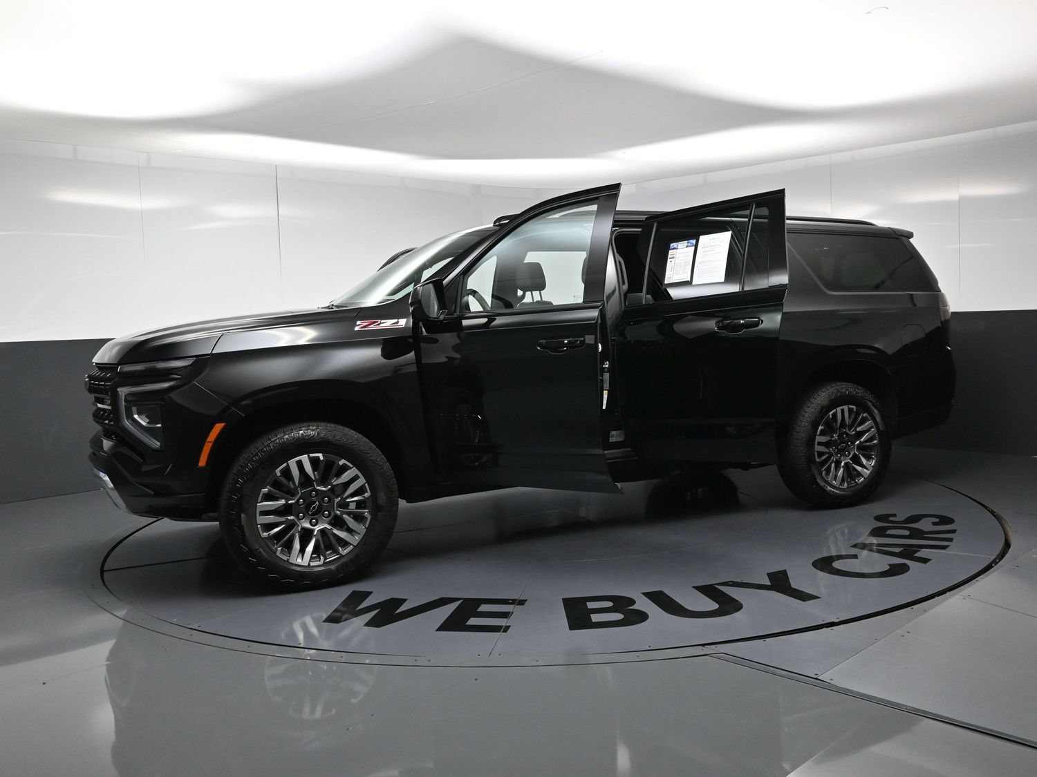 Used 2025 Chevrolet Suburban Z71 AWD/4WD image 21