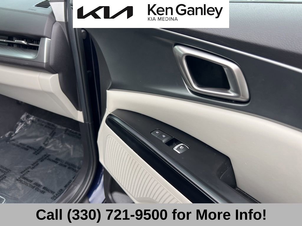 Used 2024 Kia Carnival LX FWD image 57