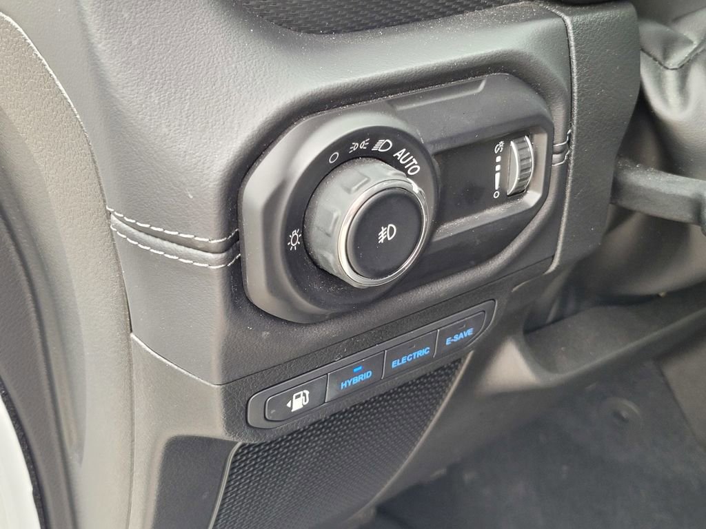 Used 2025 Jeep Wrangler Unlimited Rubicon 4xe w/ Safety Group AWD/4WD image 17