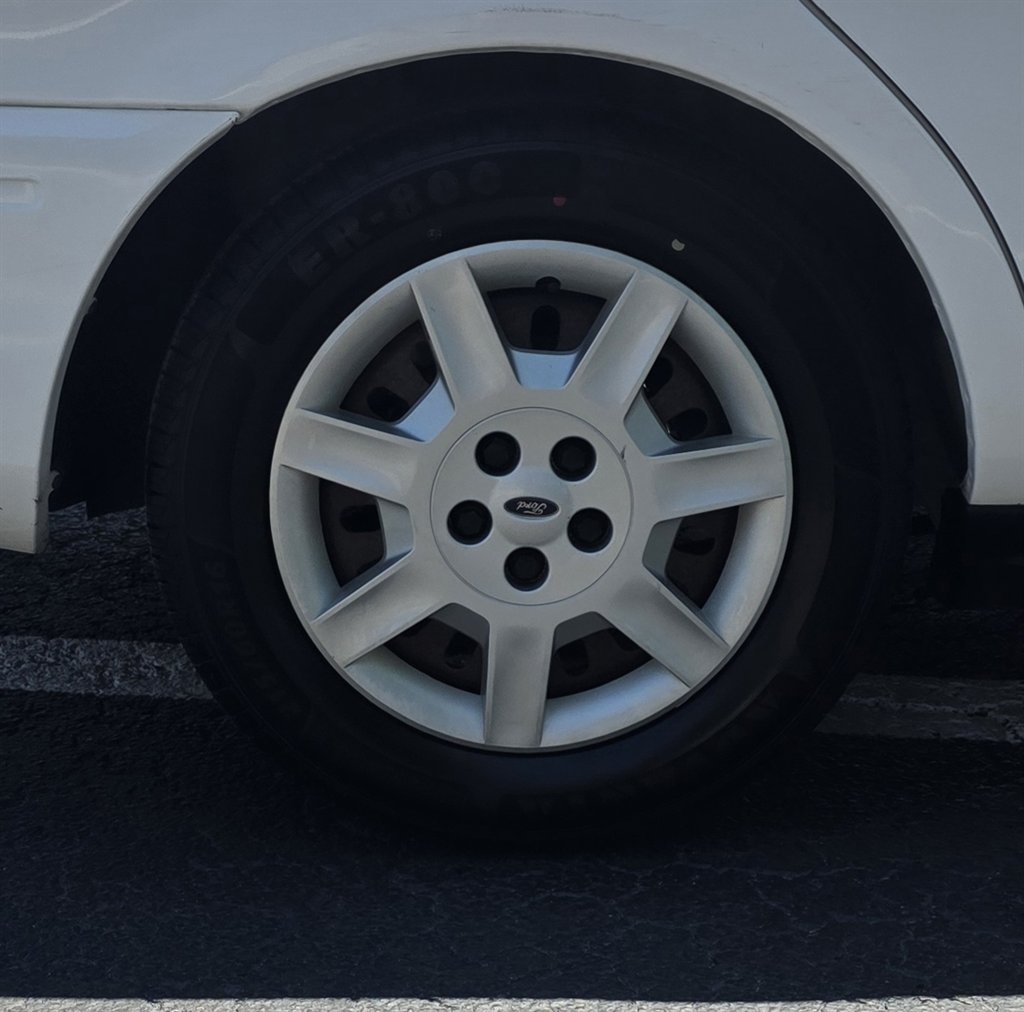 Used 2007 Ford Taurus SE FWD image 32