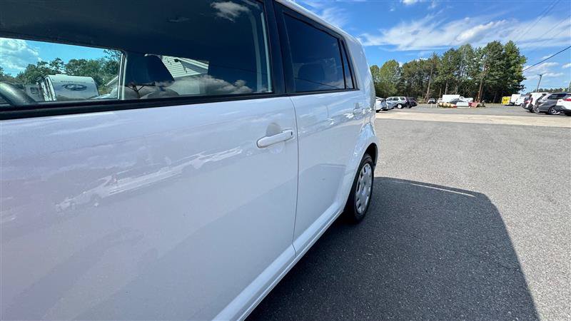 Used 2008 Scion xB FWD image 12