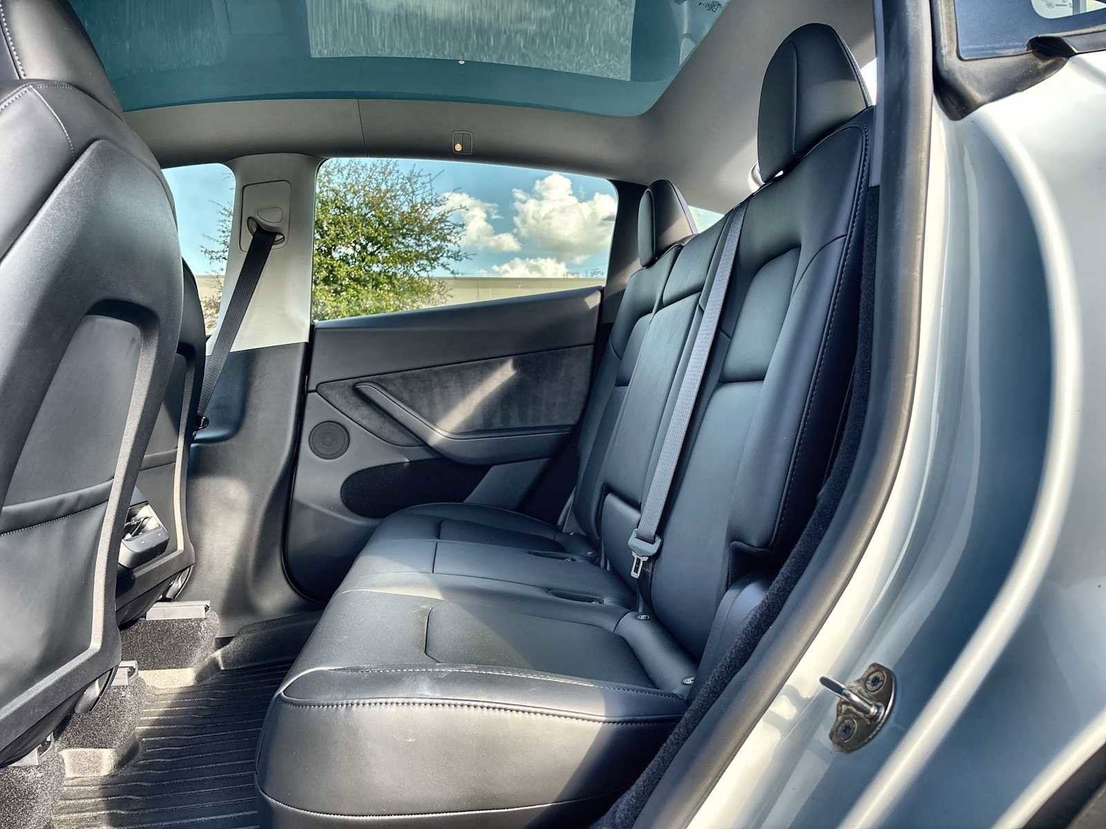 Used 2024 Tesla Model Y Long Range image 4