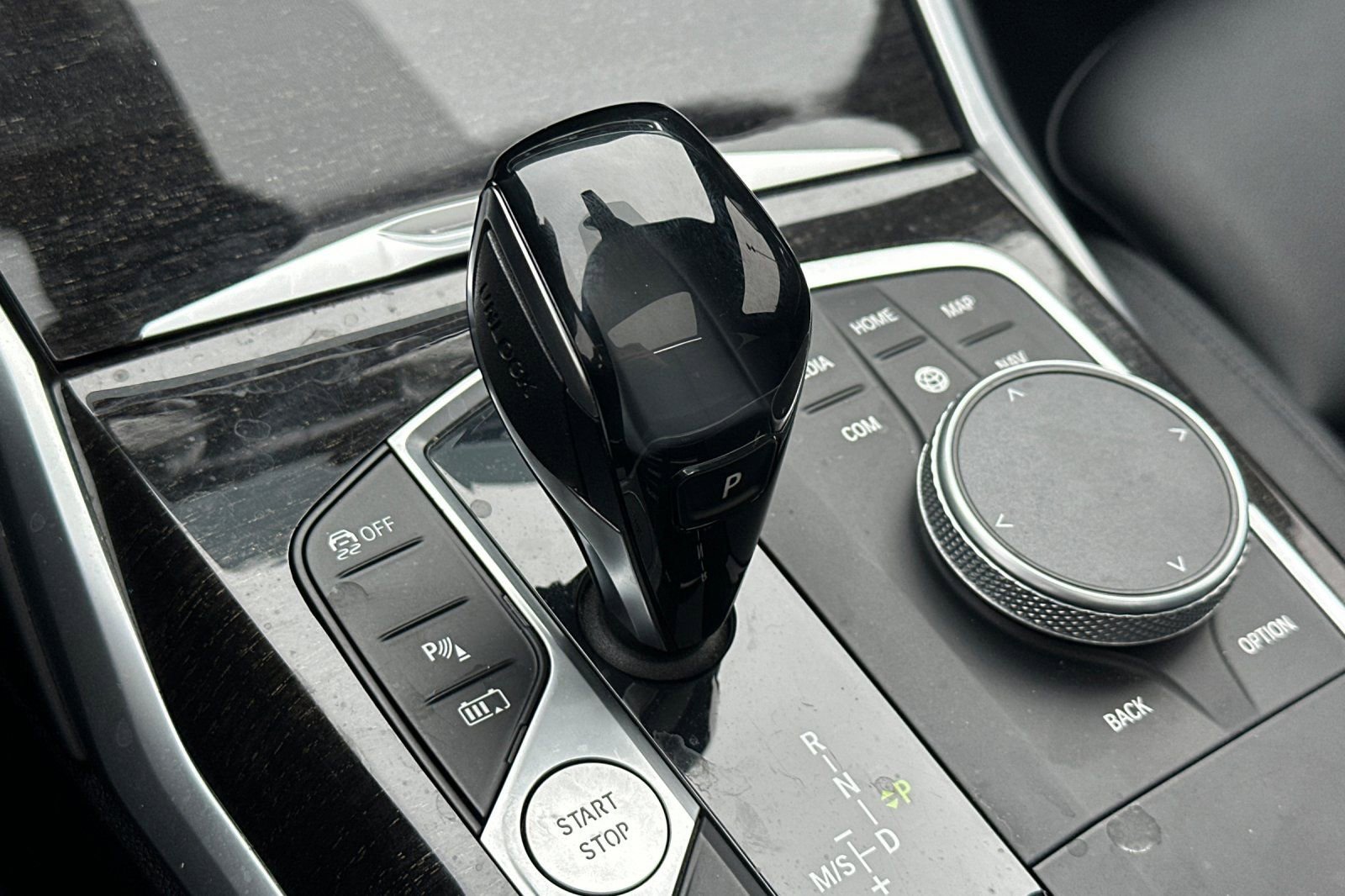 Used 2021 BMW 330e w/ Driving Assistance Package image 34