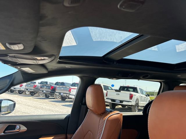 New 2026 Chrysler Pacifica Pinnacle image 29