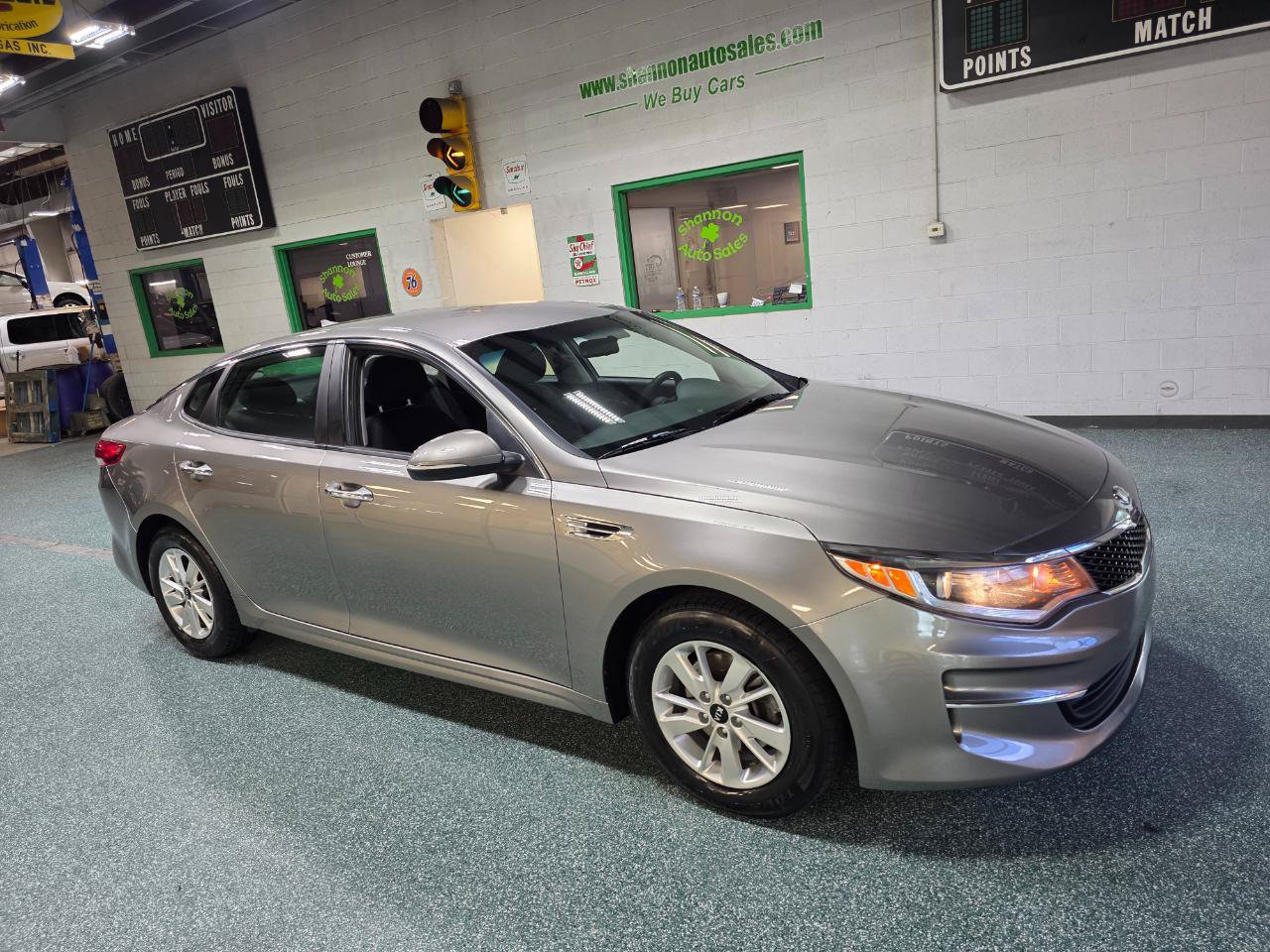 Used 2018 Kia Optima LX FWD image 4