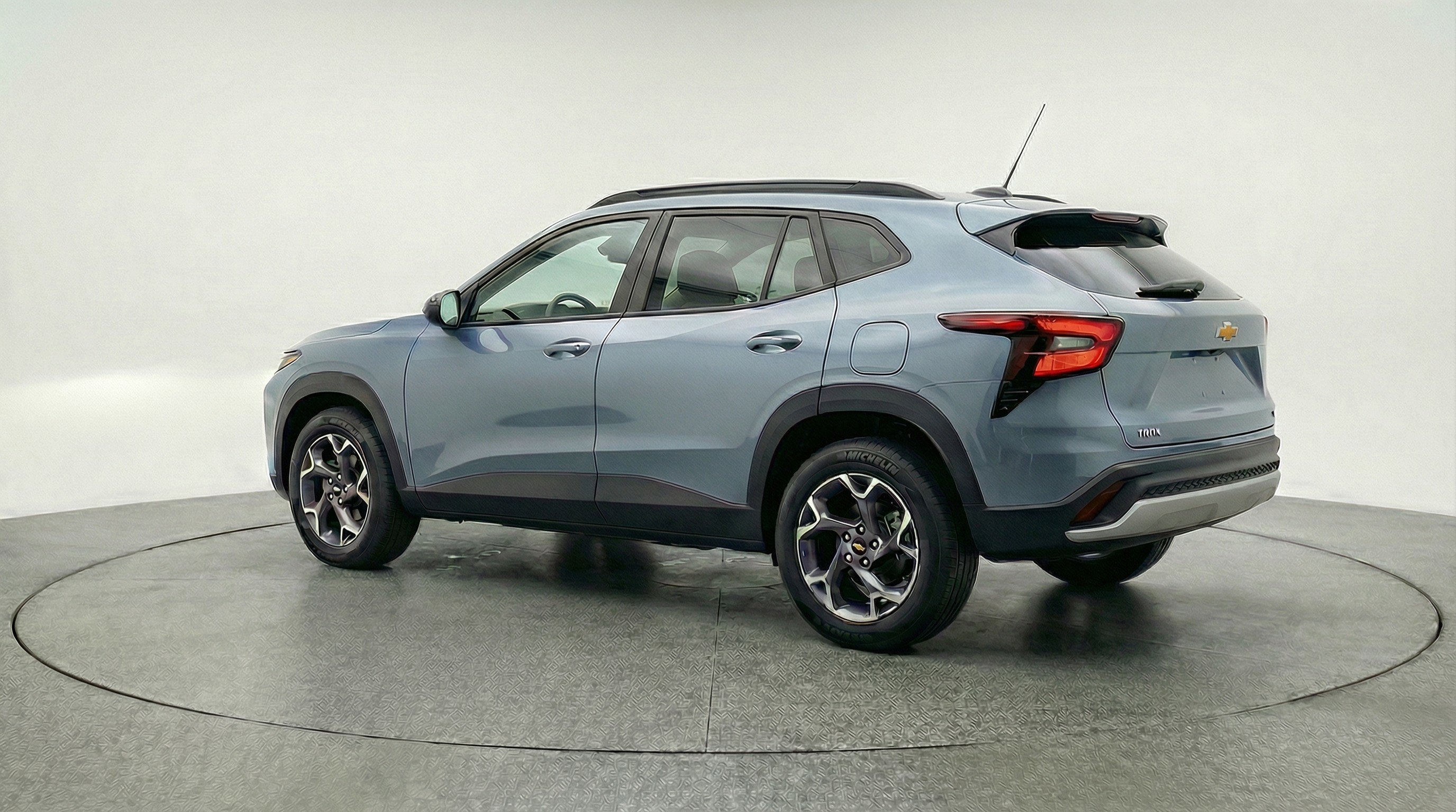 Used 2025 Chevrolet Trax LT image 6