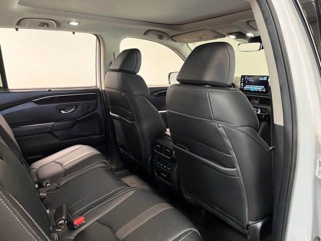 Used 2025 Honda Pilot Touring image 14