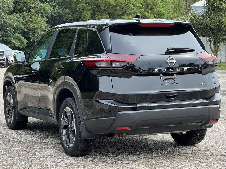 Used 2025 Nissan Rogue SV AWD/4WD image 7