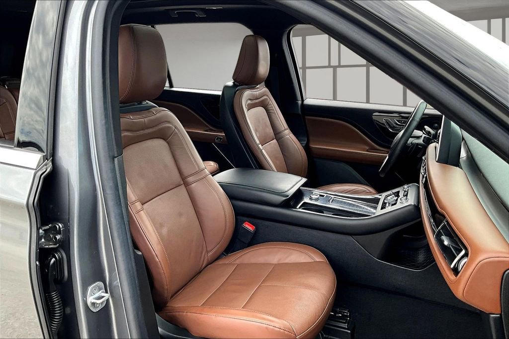 Used 2022 Lincoln Aviator Reserve w/ Equipment Group 201A image 28