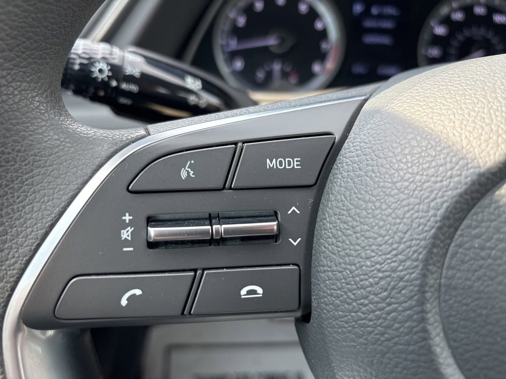 Used 2023 Hyundai Sonata SE w/ Cargo Package image 17