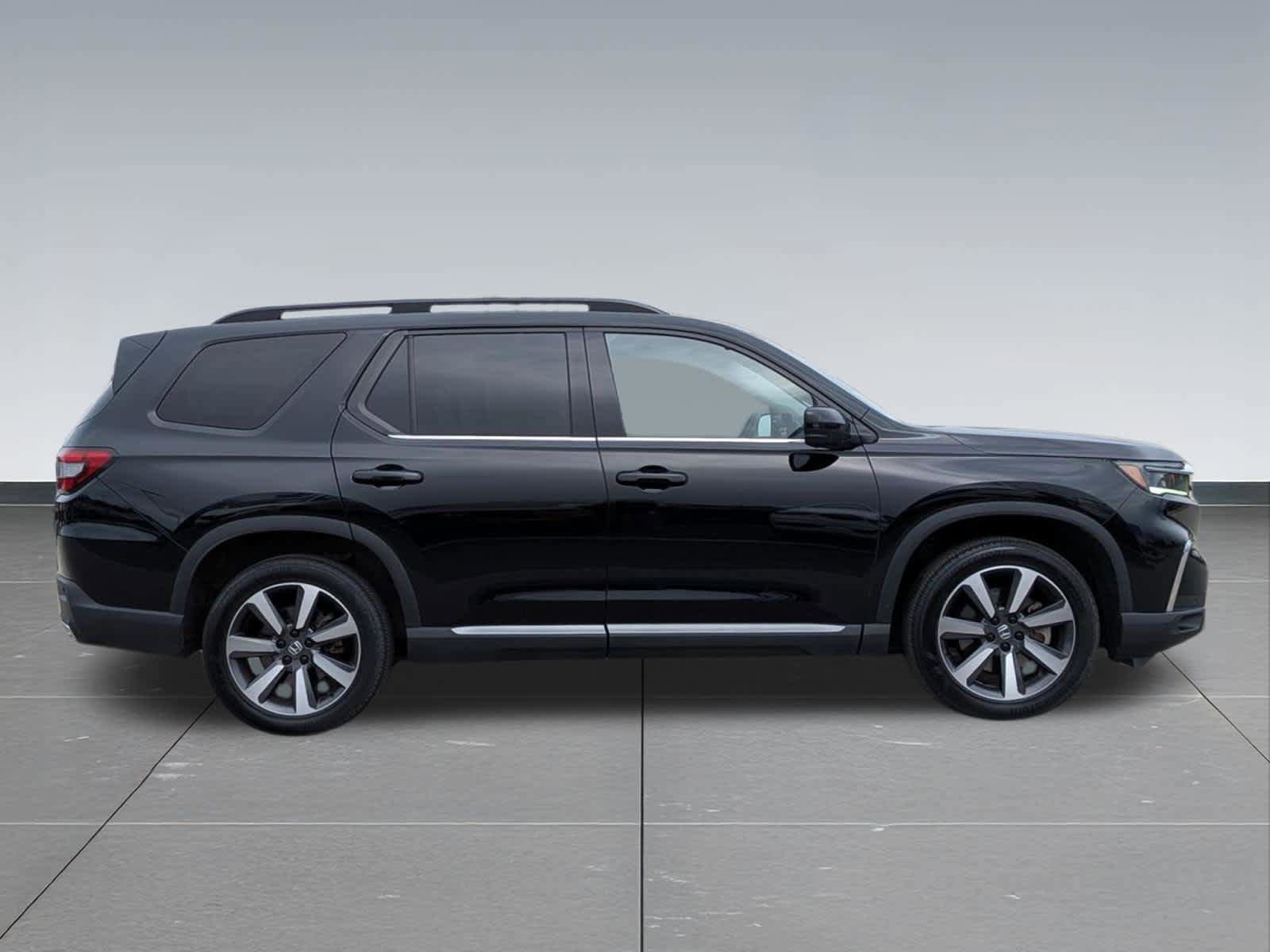 Certified 2023 Honda Pilot Touring image 7