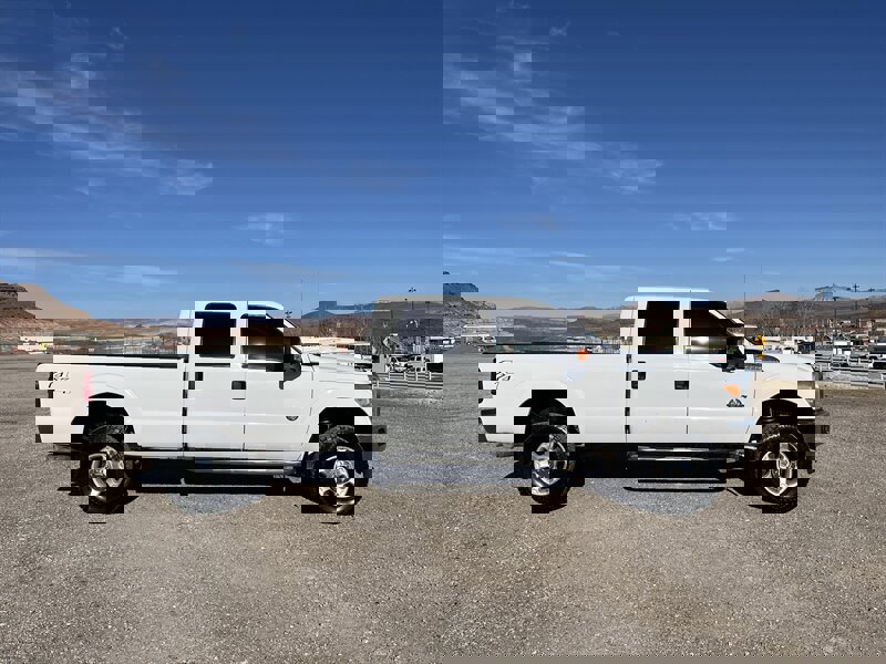 Used 2016 Ford F350 XLT image 2