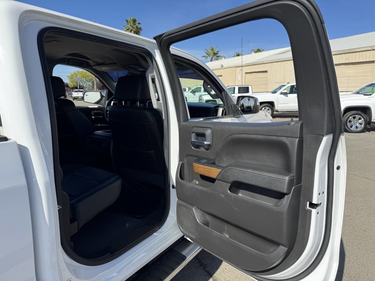 Used 2018 Chevrolet Silverado 1500 LTZ w/ Sport Package AWD/4WD image 18