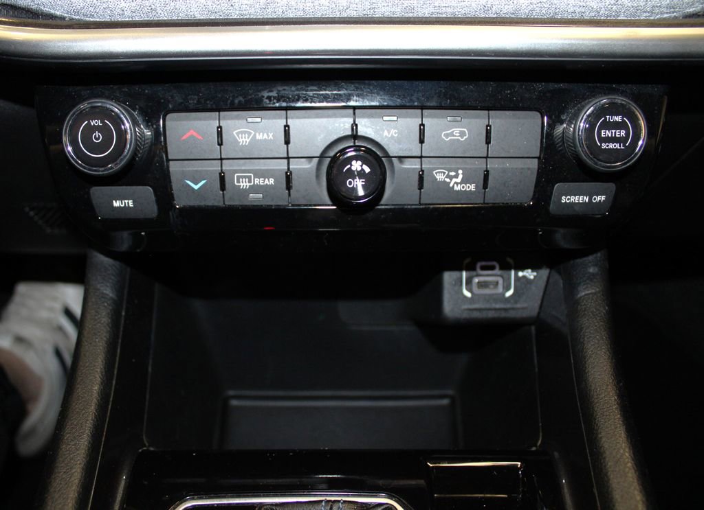 Used 2022 Jeep Compass Latitude image 20