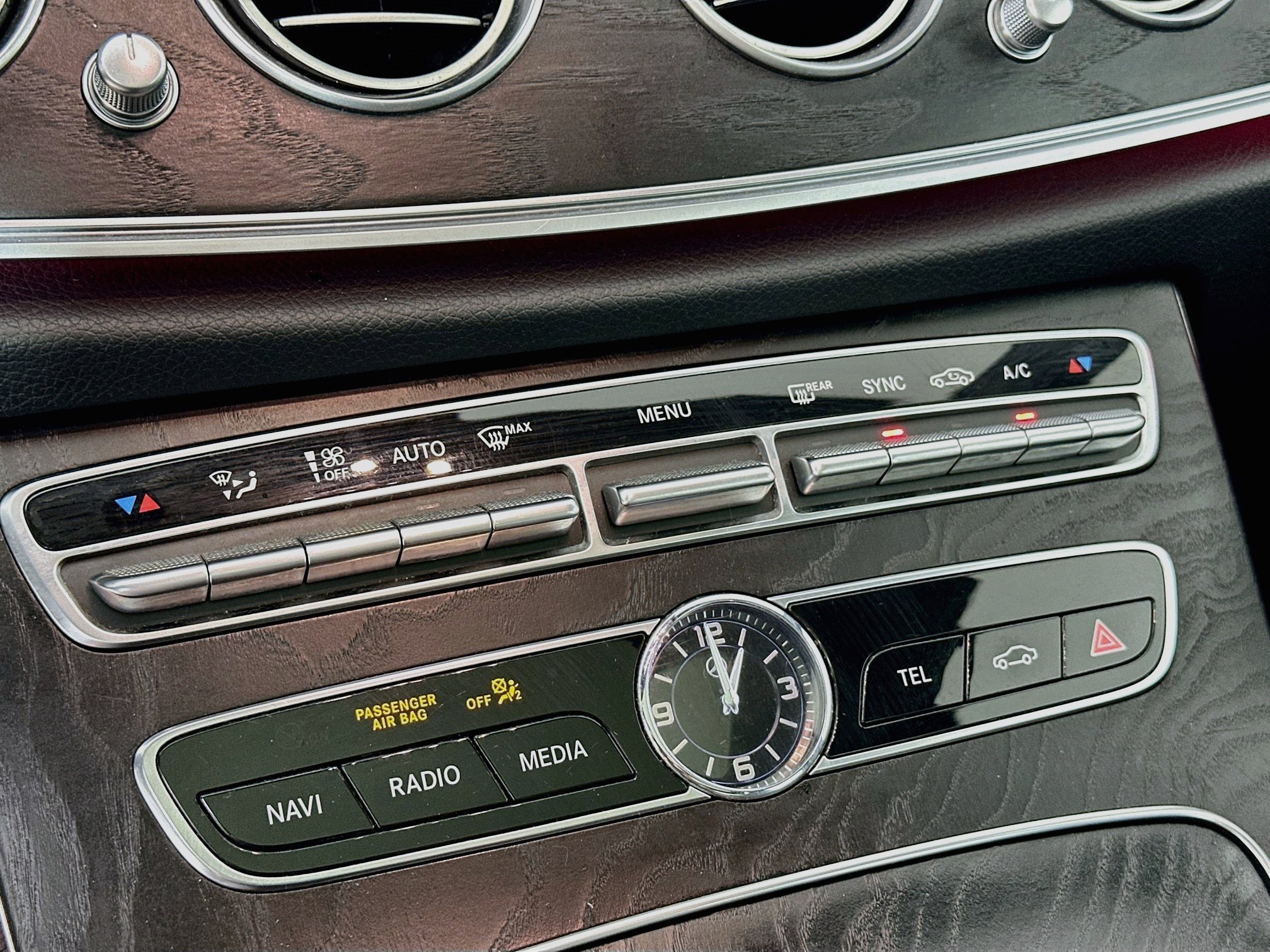Certified 2019 Mercedes-Benz E 300 4MATIC image 20