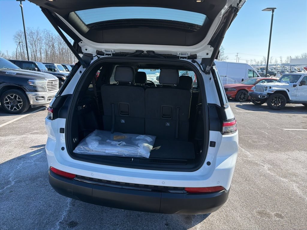 New 2025 Jeep Grand Cherokee L Limited AWD/4WD image 17