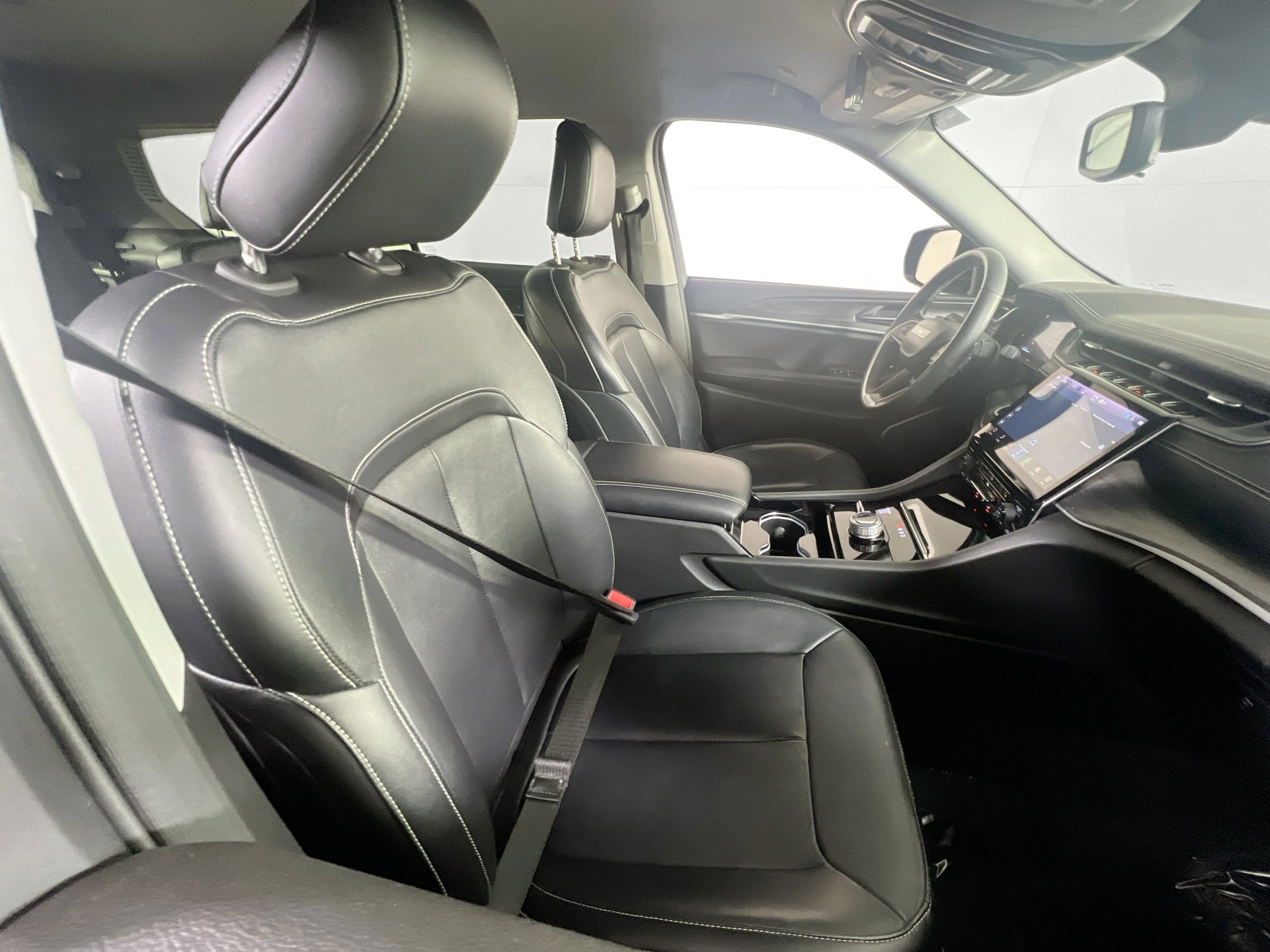 Used 2022 Jeep Grand Cherokee L Limited image 28