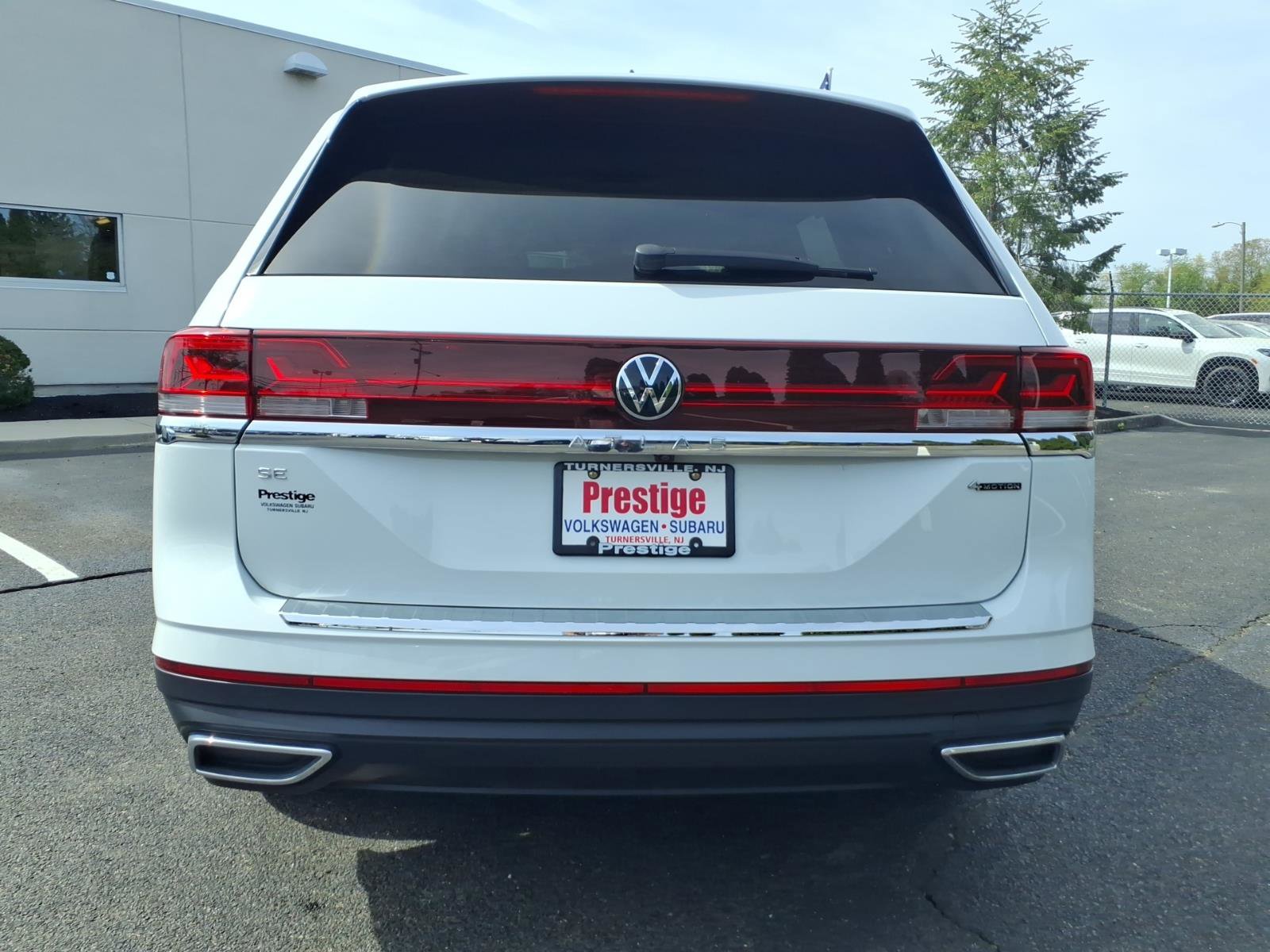 Certified 2024 Volkswagen Atlas SE AWD/4WD image 3