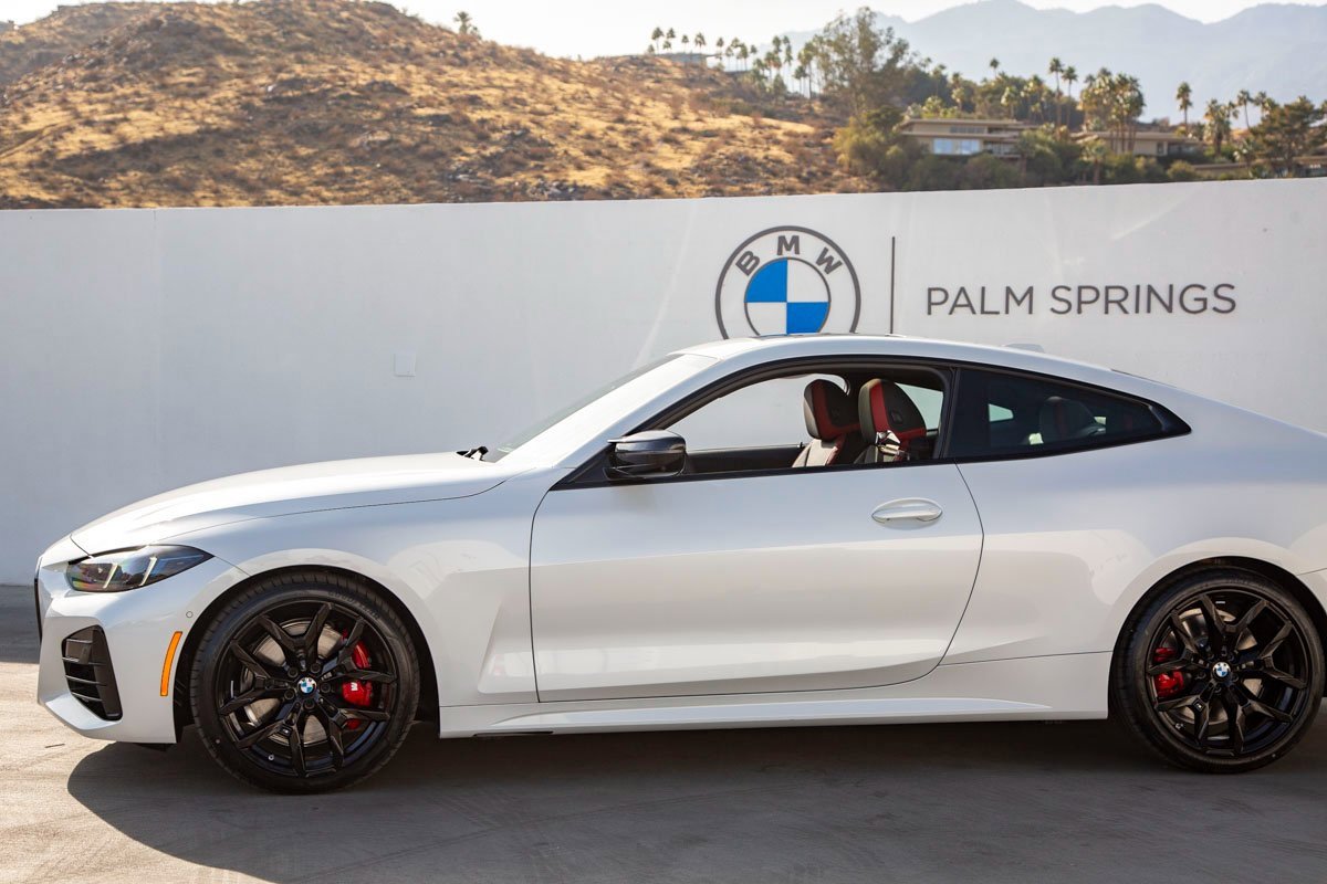 Used 2025 BMW M440i Coupe w/ Premium Package image 3