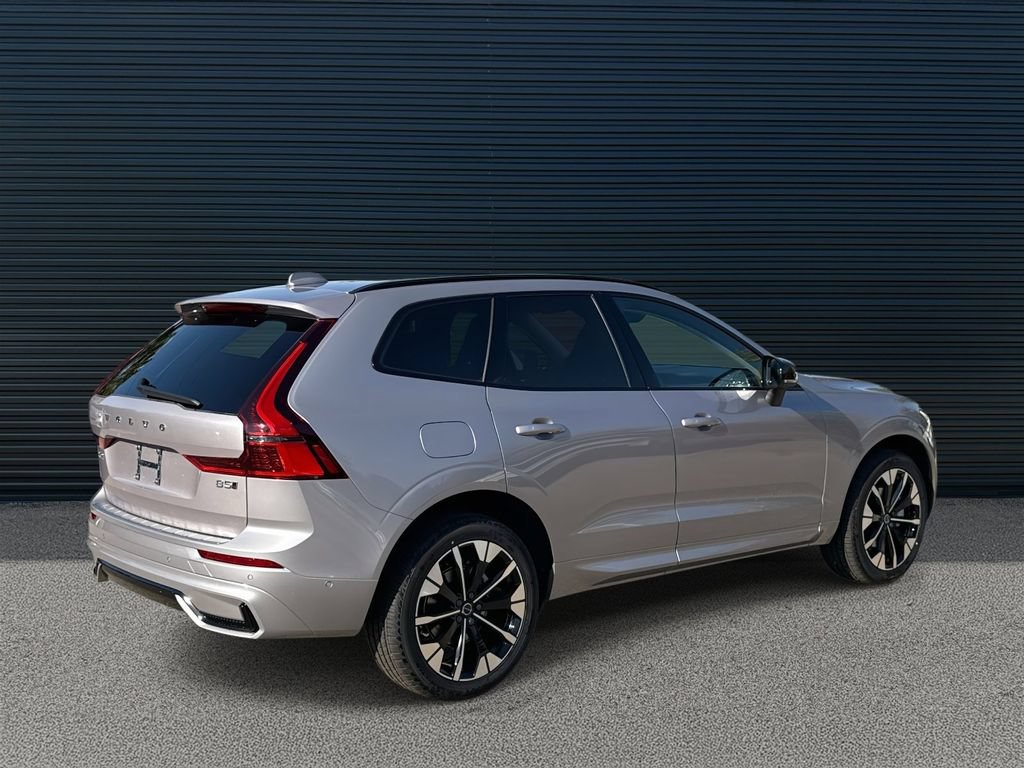 Used 2026 Volvo XC60 B5 Plus w/ Protection Package Premier AWD/4WD image 5
