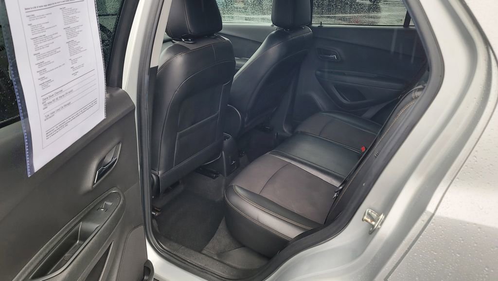 Used 2019 Chevrolet Trax LT w/ LT Convenience Package image 25
