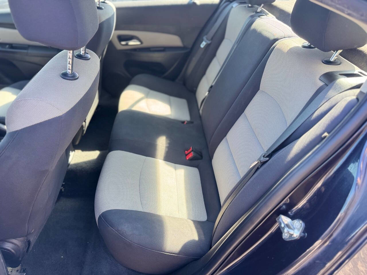 Used 2016 Chevrolet Cruze LS FWD image 10