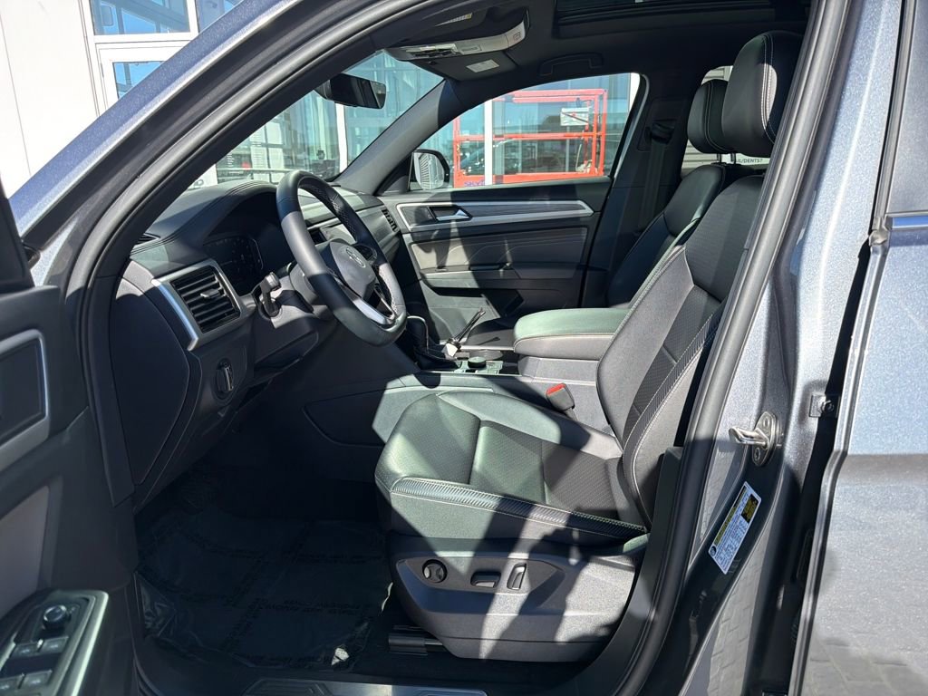 Used 2023 Volkswagen Atlas Cross Sport SE w/ Panoramic Sunroof Package image 11